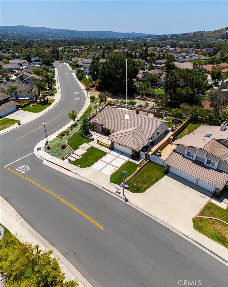 5595 Avenida Adobe