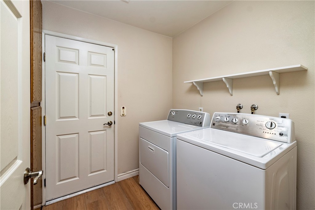 5595 Avenida Adobe