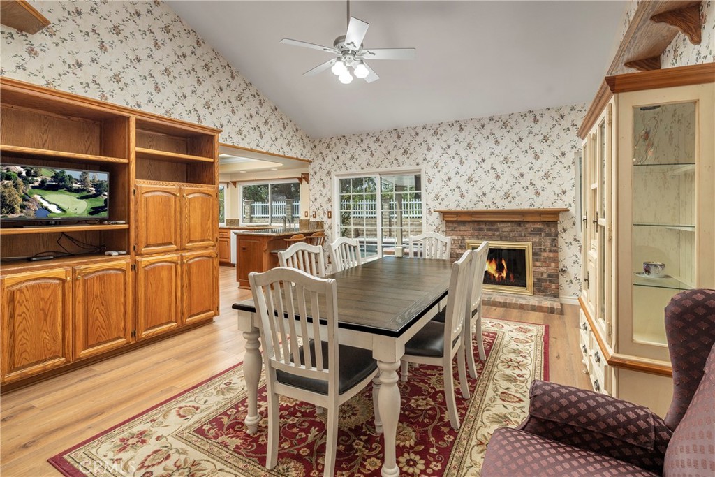 5595 Avenida Adobe