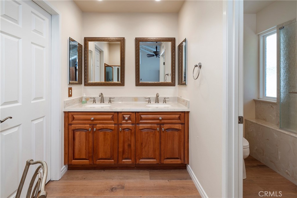 5595 Avenida Adobe