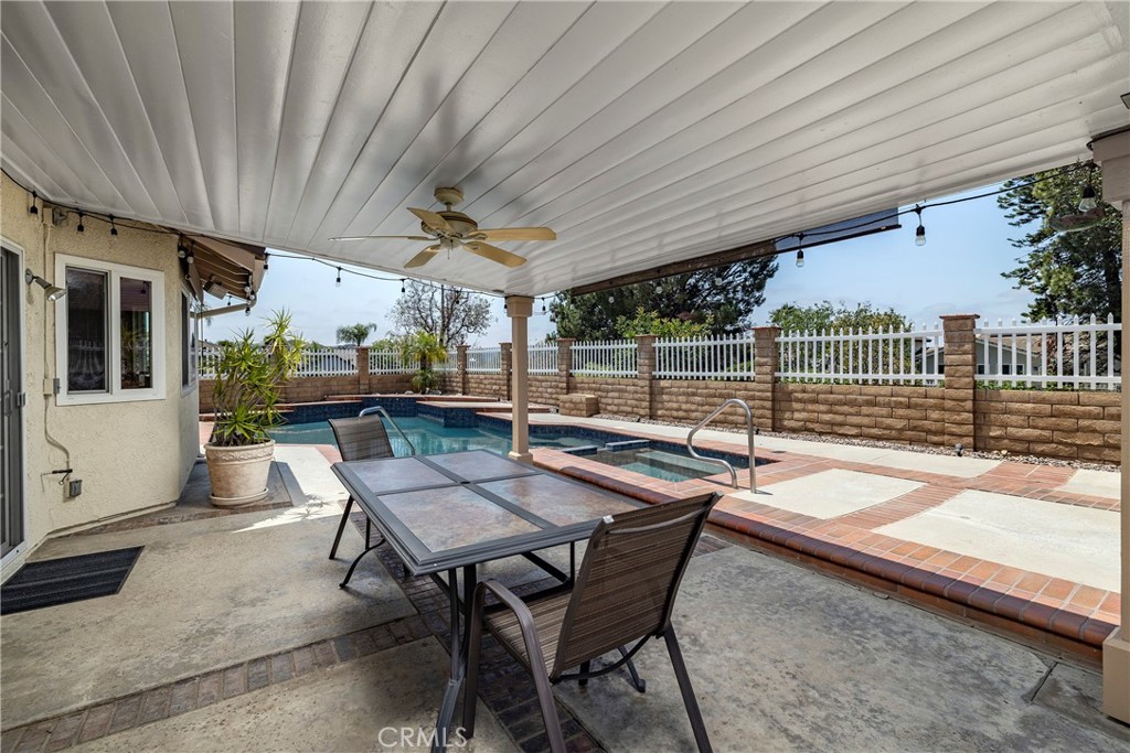 5595 Avenida Adobe