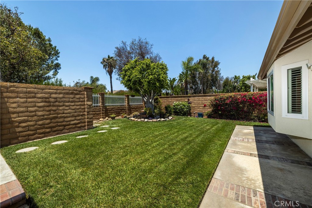 5595 Avenida Adobe