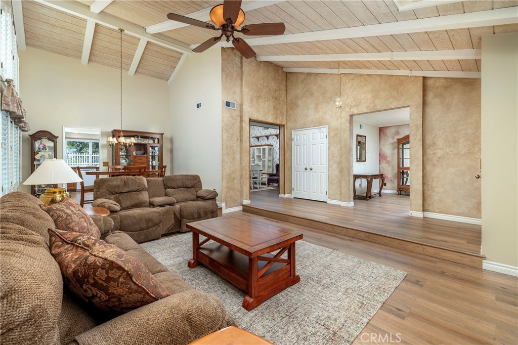 5595 Avenida Adobe