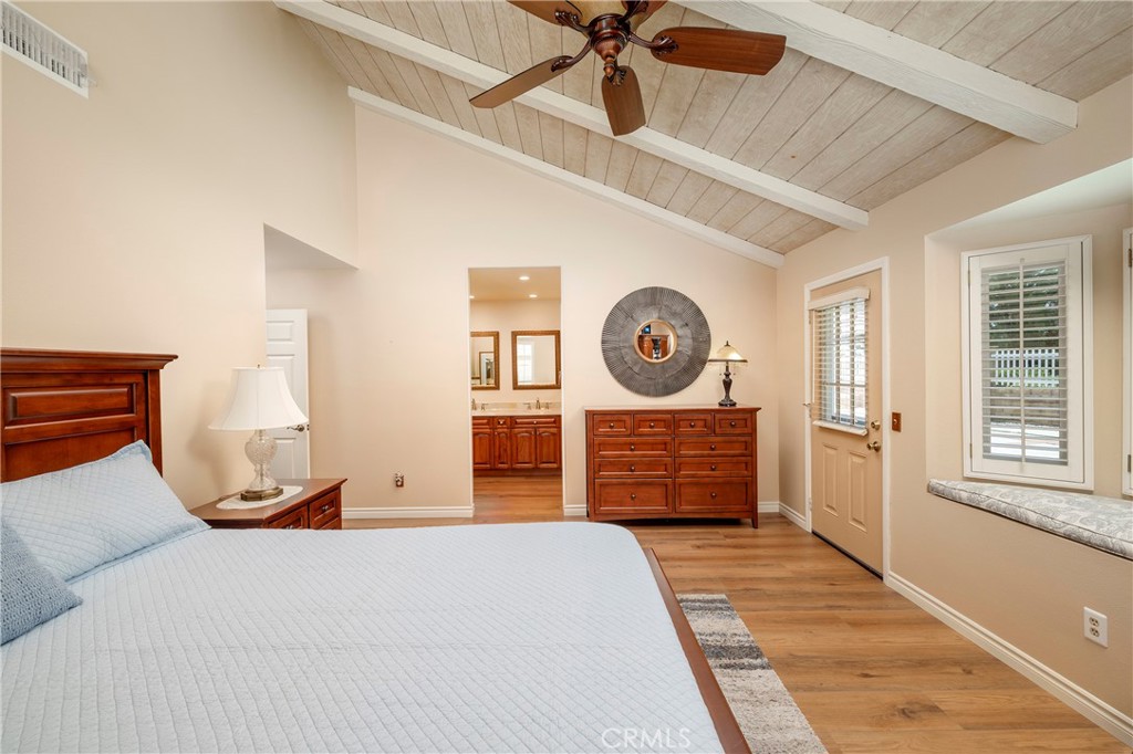 5595 Avenida Adobe