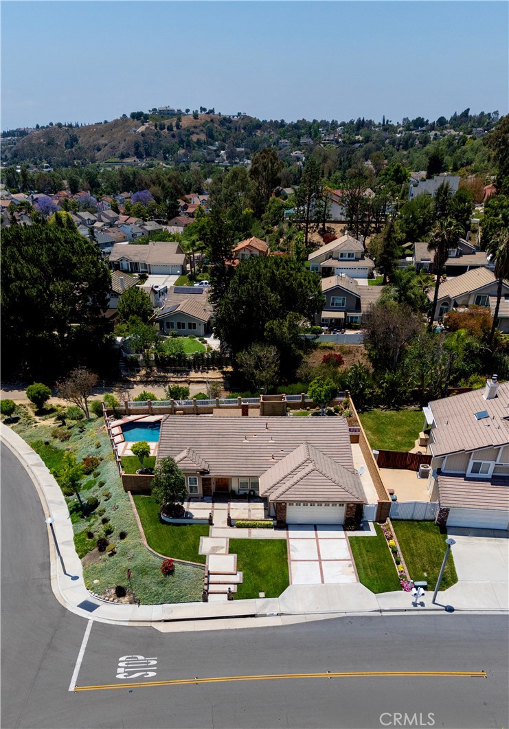 5595 Avenida Adobe