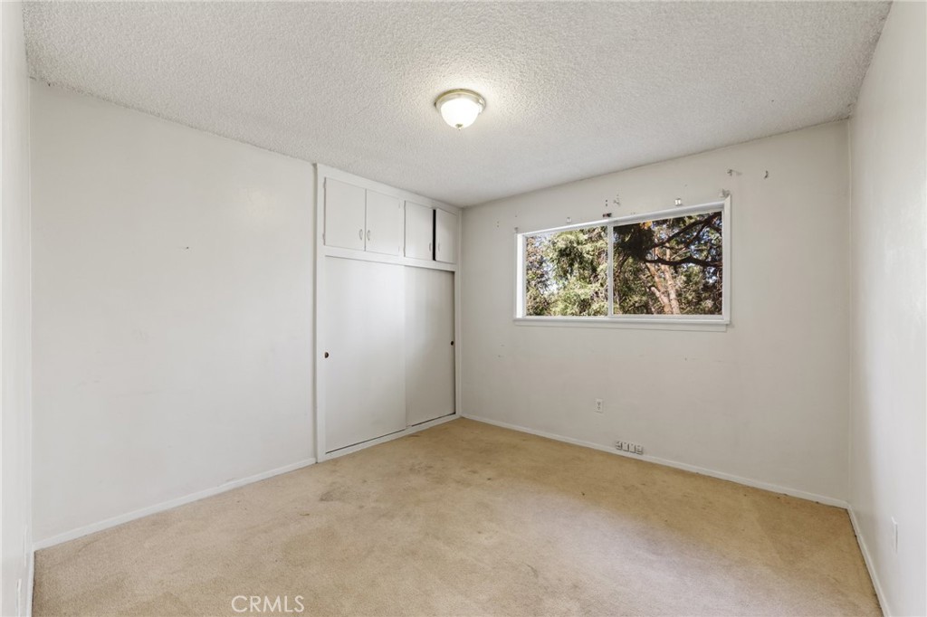 25286 North Road
