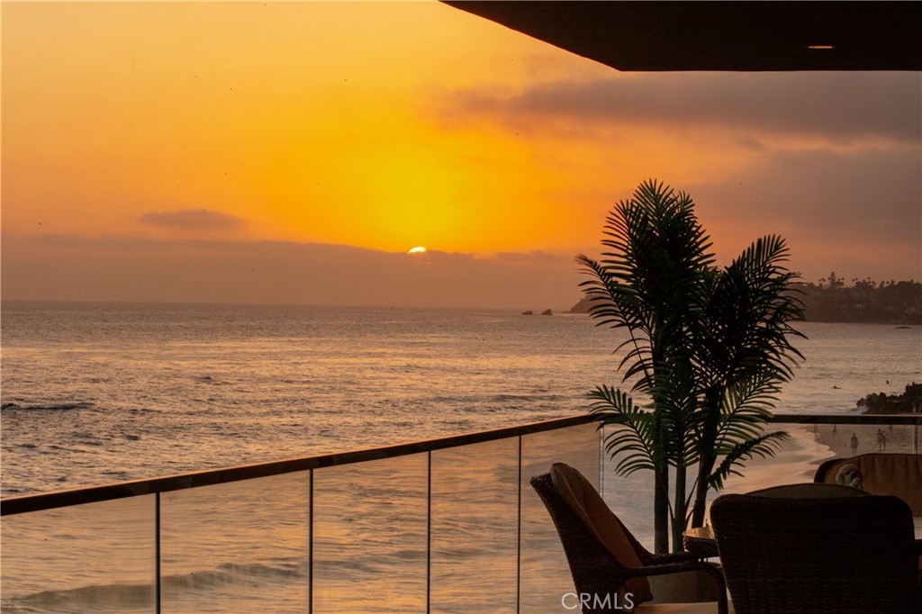 1585 S Coast 31