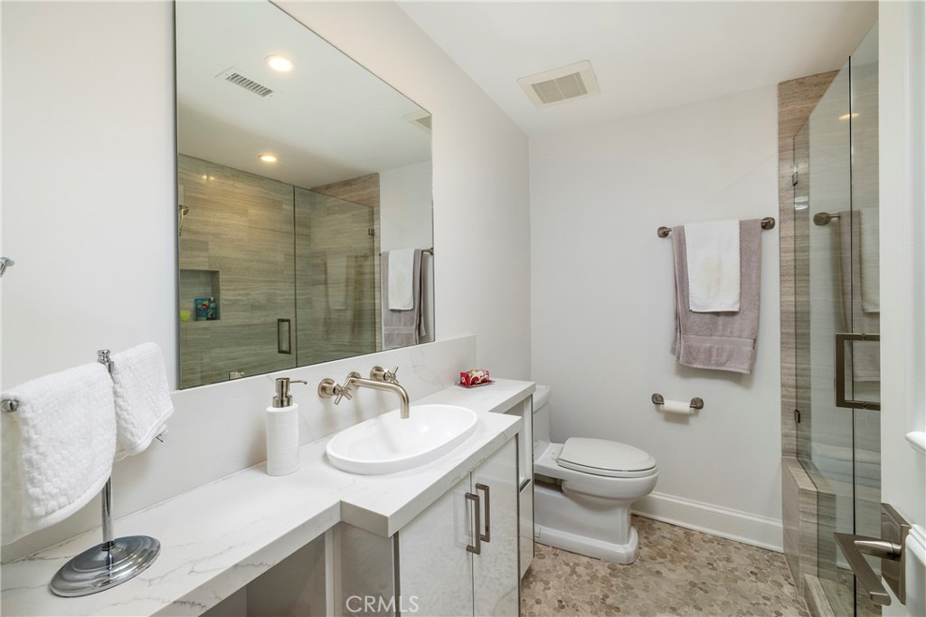 1585 S Coast 31
