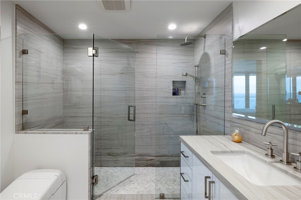 1585 S Coast 31