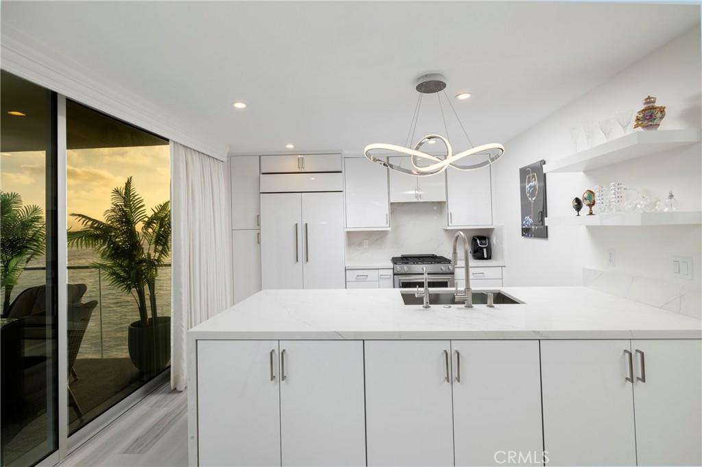 1585 S Coast 31
