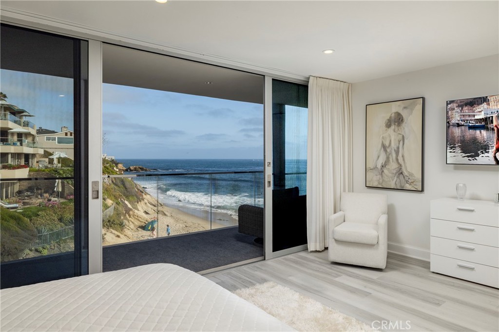 1585 S Coast 31