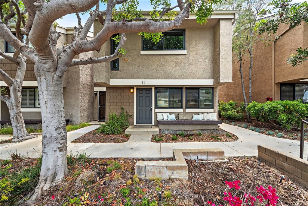 11 Summerwalk Court