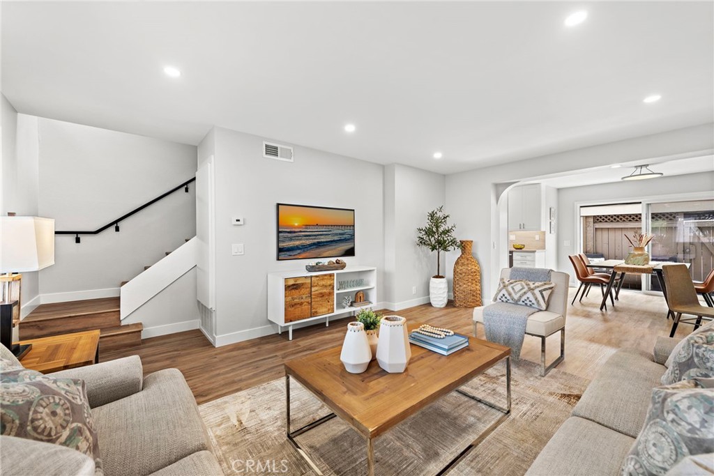 11 Summerwalk Court