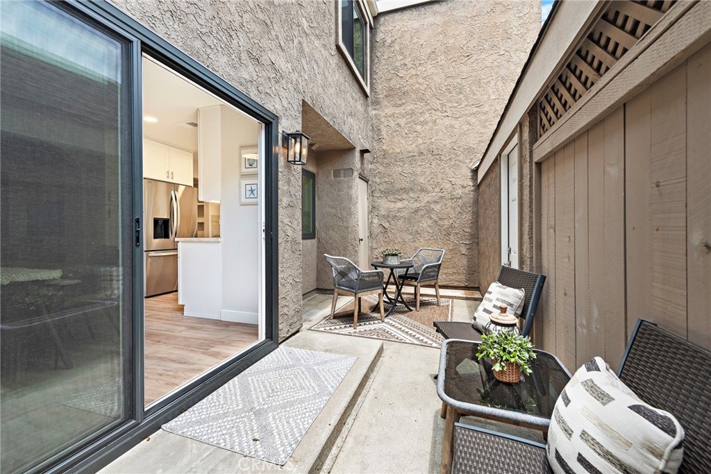 11 Summerwalk Court