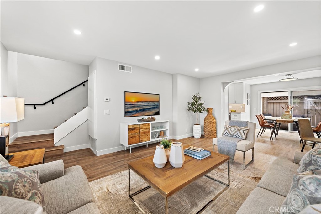 11 Summerwalk Court