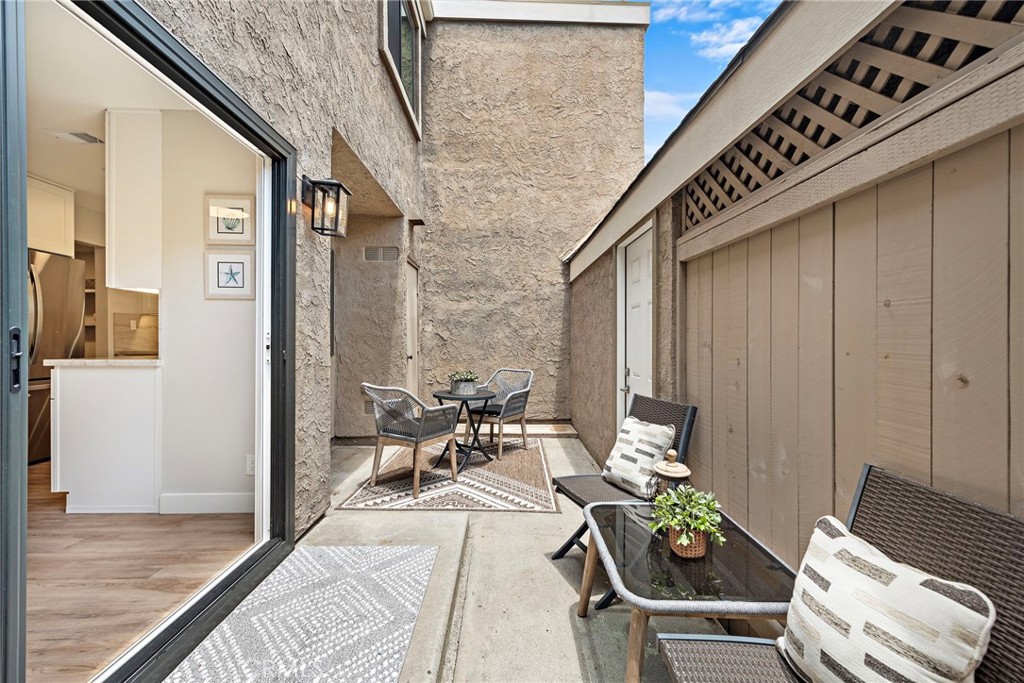 11 Summerwalk Court