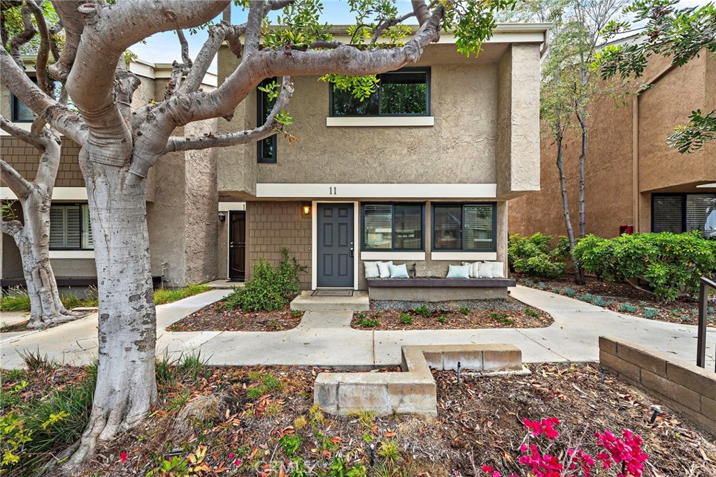 11 Summerwalk Court
