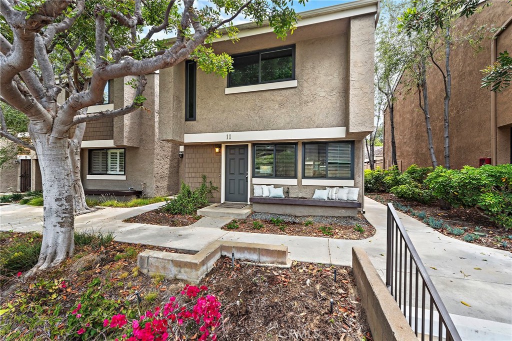 11 Summerwalk Court