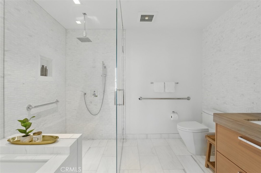 888 W E Street 505