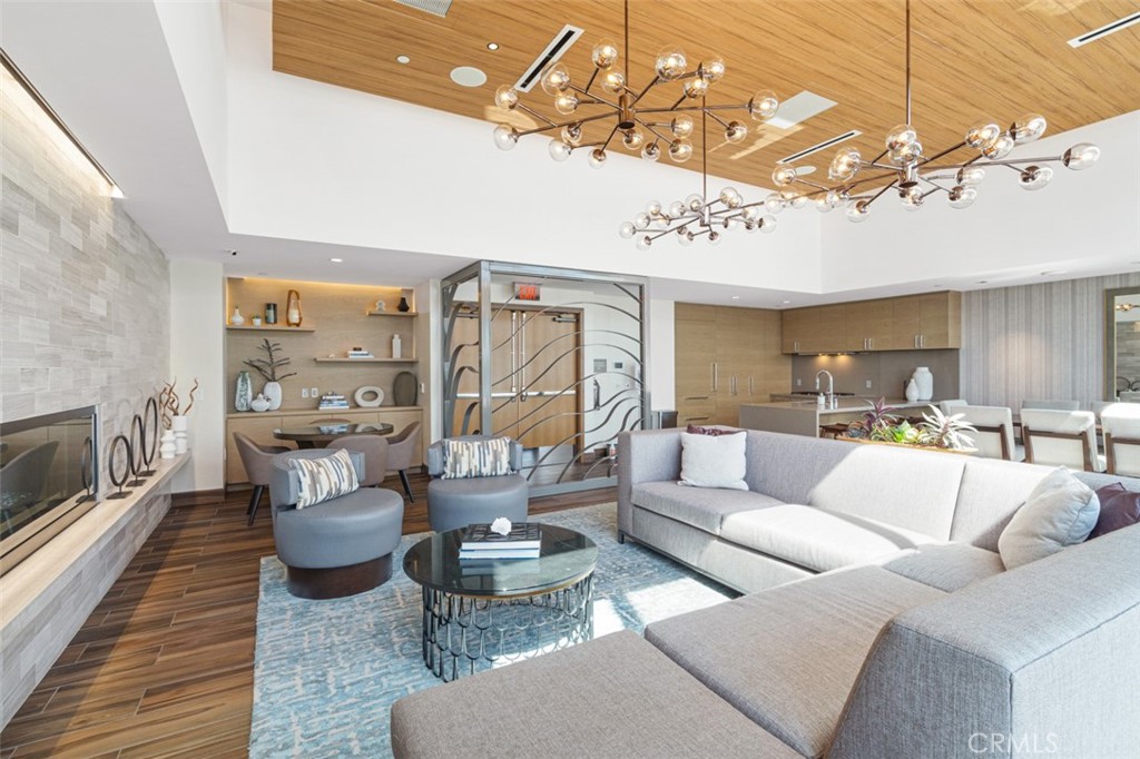 888 W E Street 505