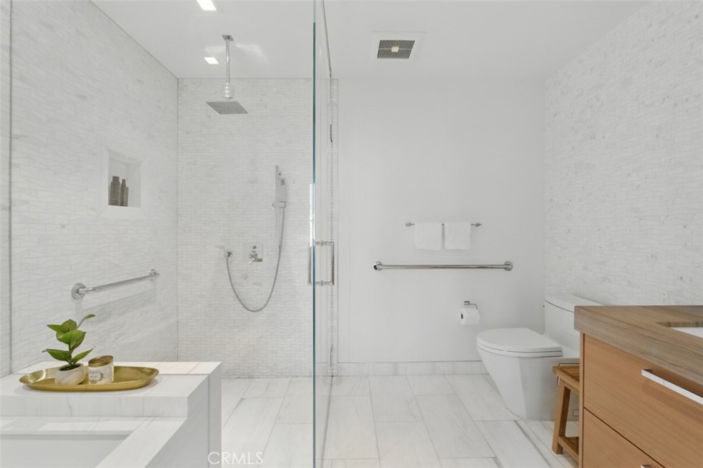888 W E Street 505