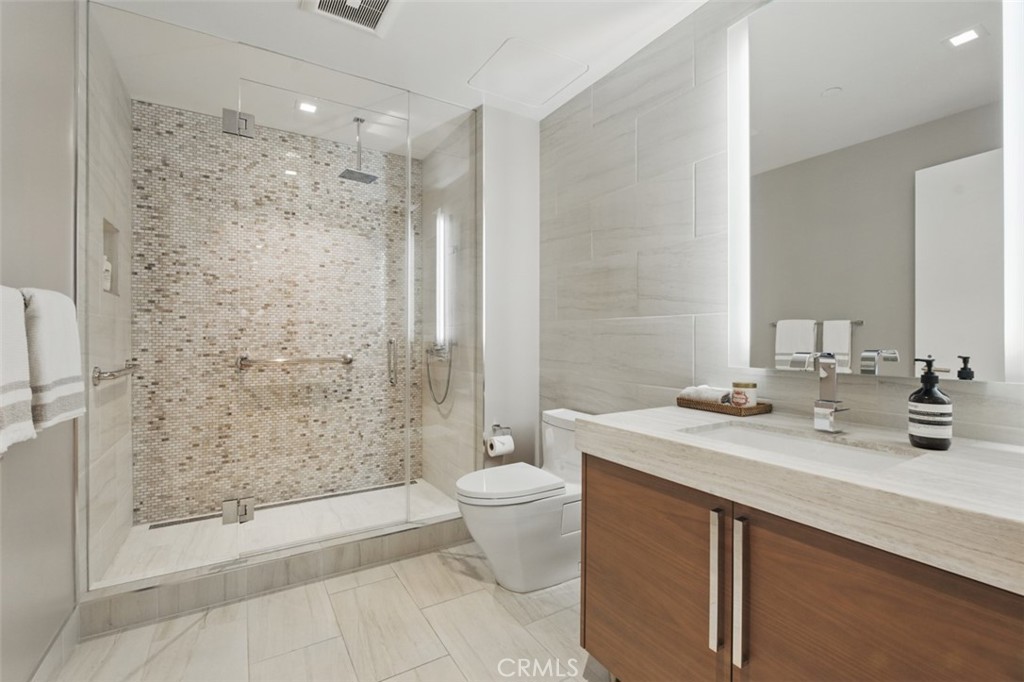 888 W E Street 505