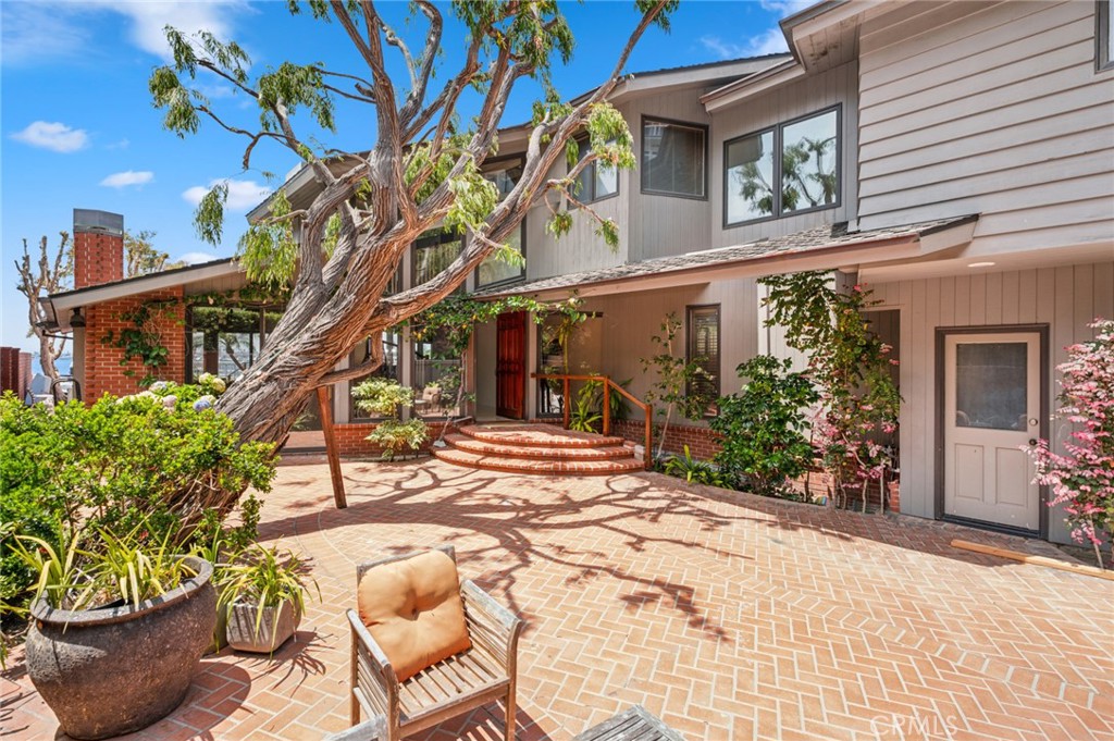 107 Bayside Place