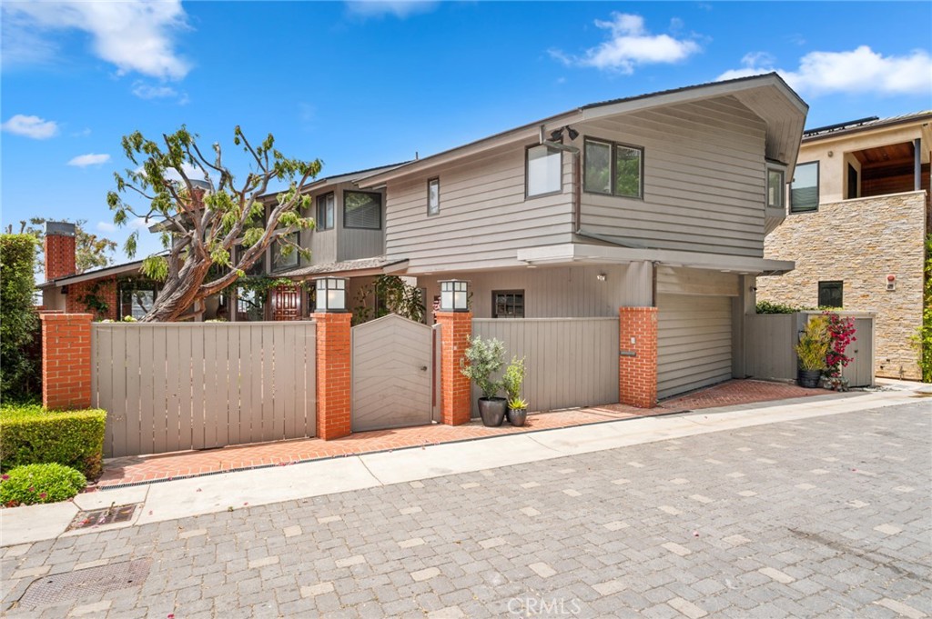 107 Bayside Place
