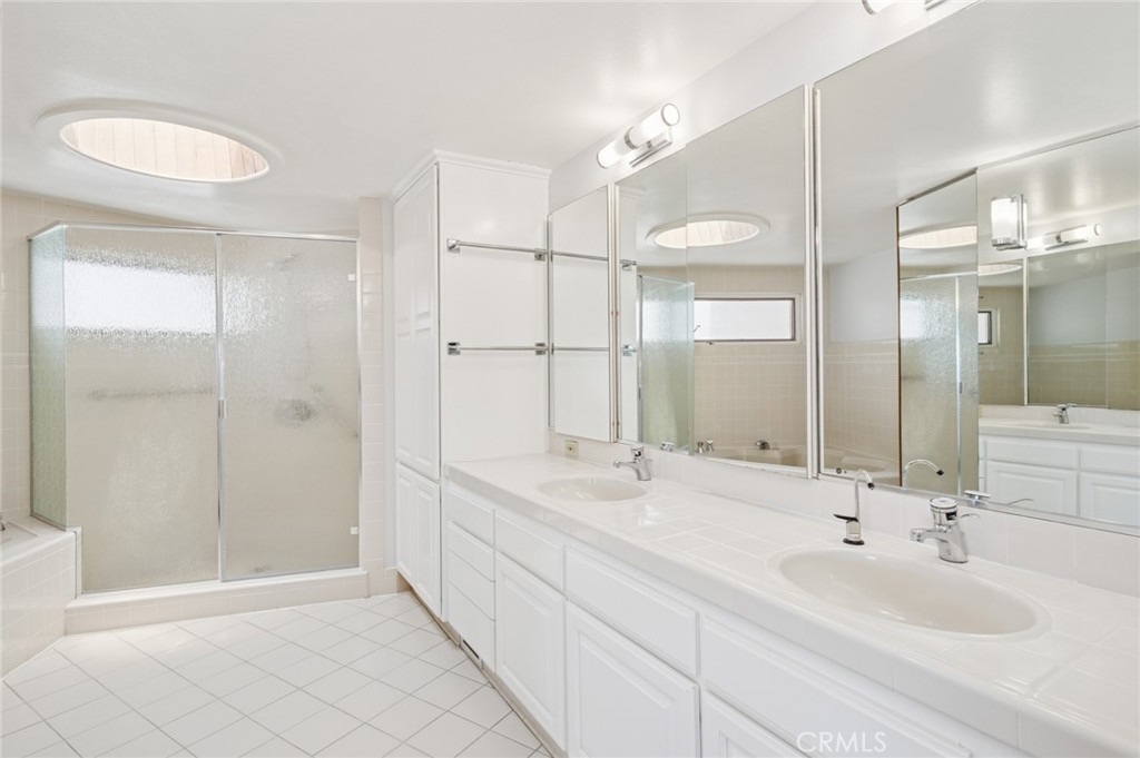 107 Bayside Place