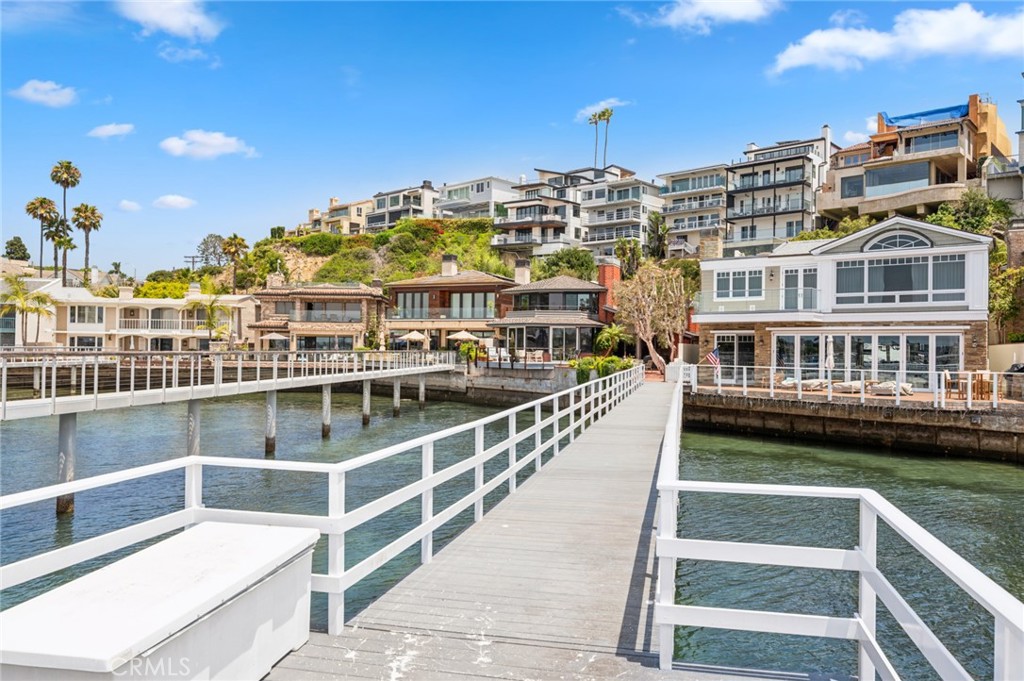 107 Bayside Place