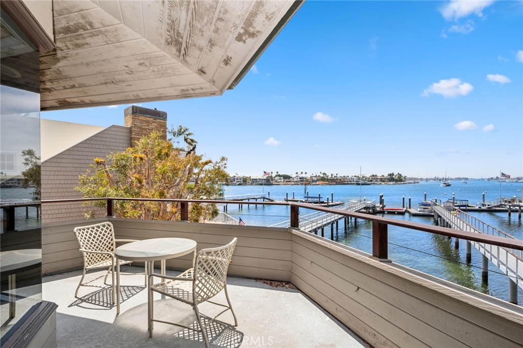 107 Bayside Place
