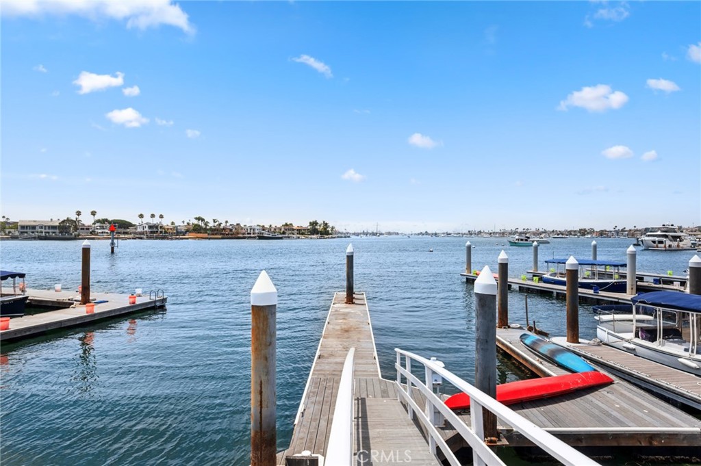 107 Bayside Place