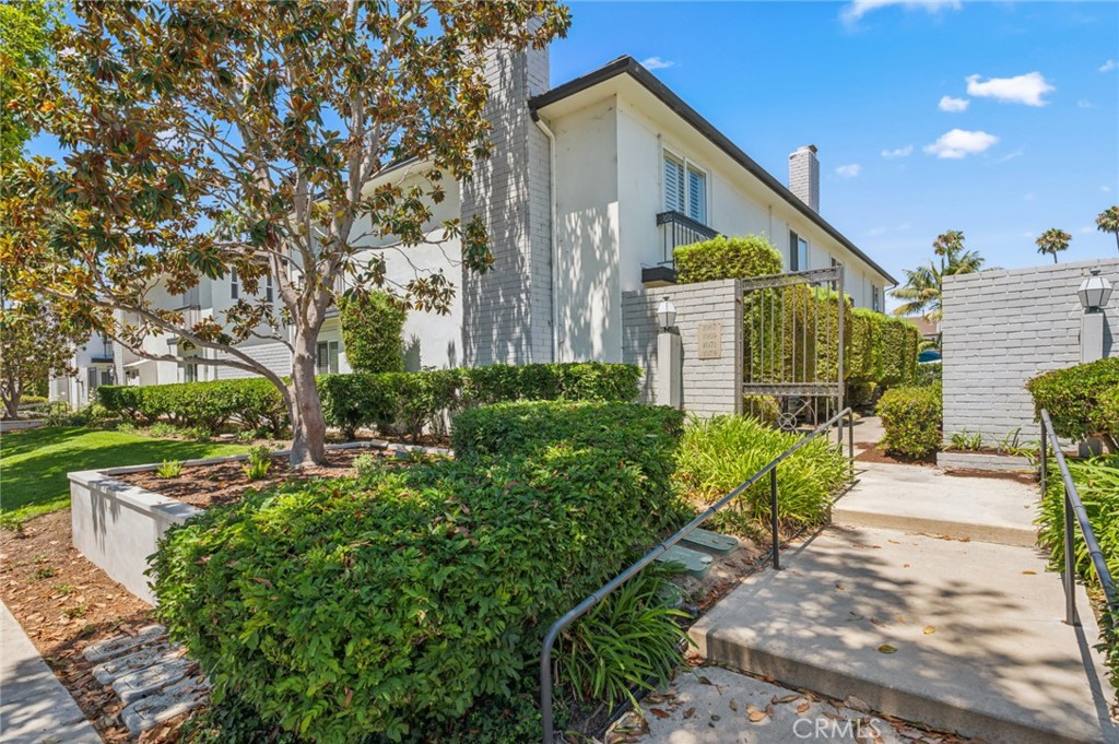 1069 Dover Drive
