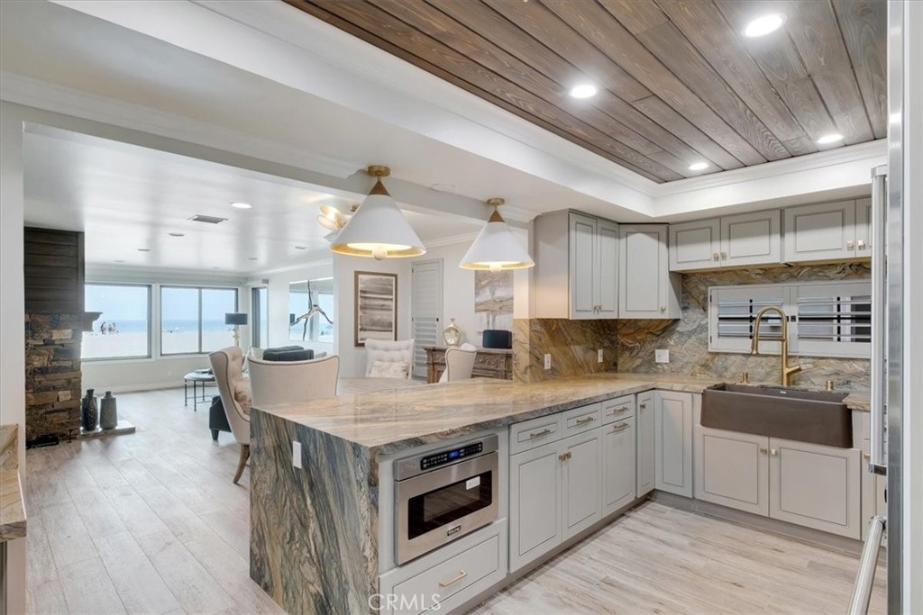2808 W Oceanfront