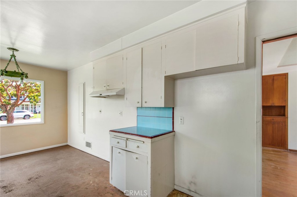 511 Santa Ana Avenue