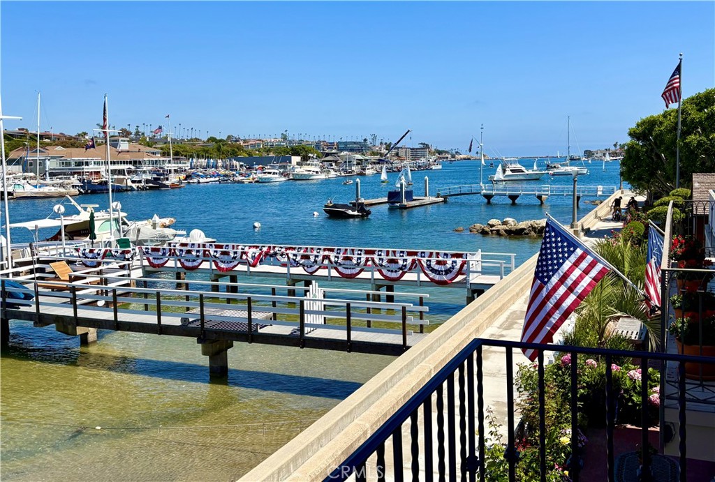 117 E Bay Front