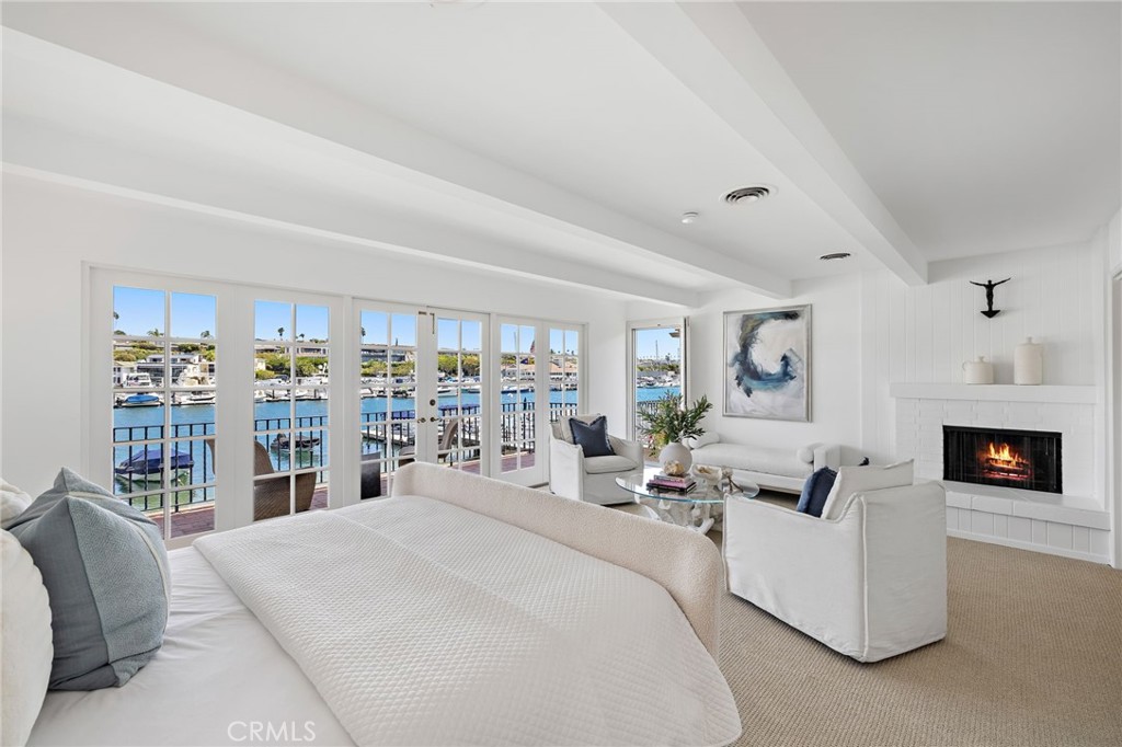 117 E Bay Front