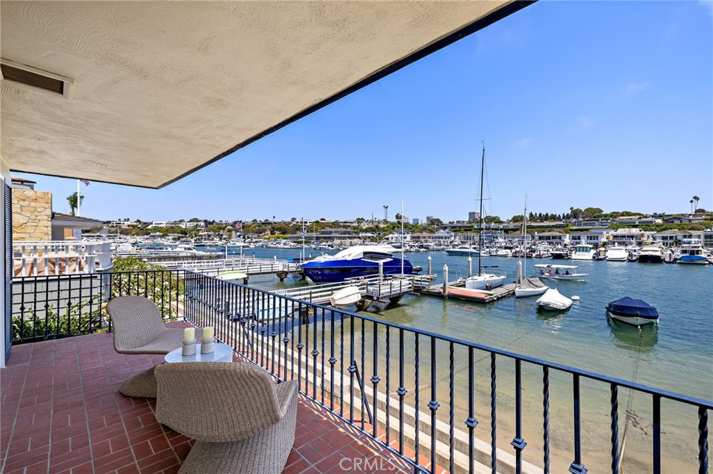 117 E Bay Front