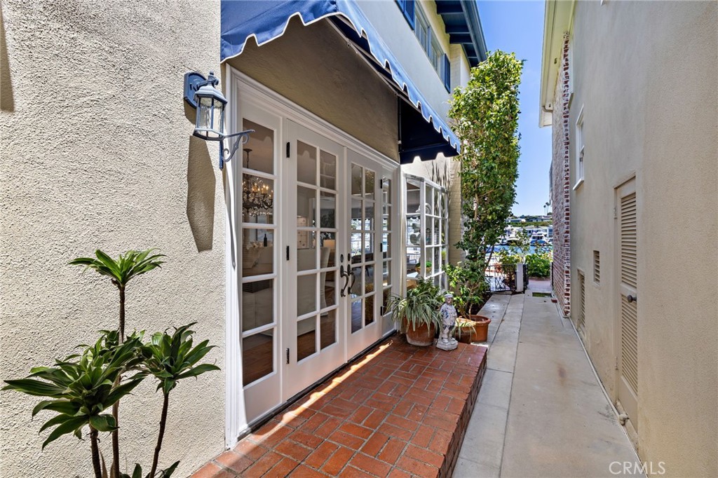 117 E Bay Front