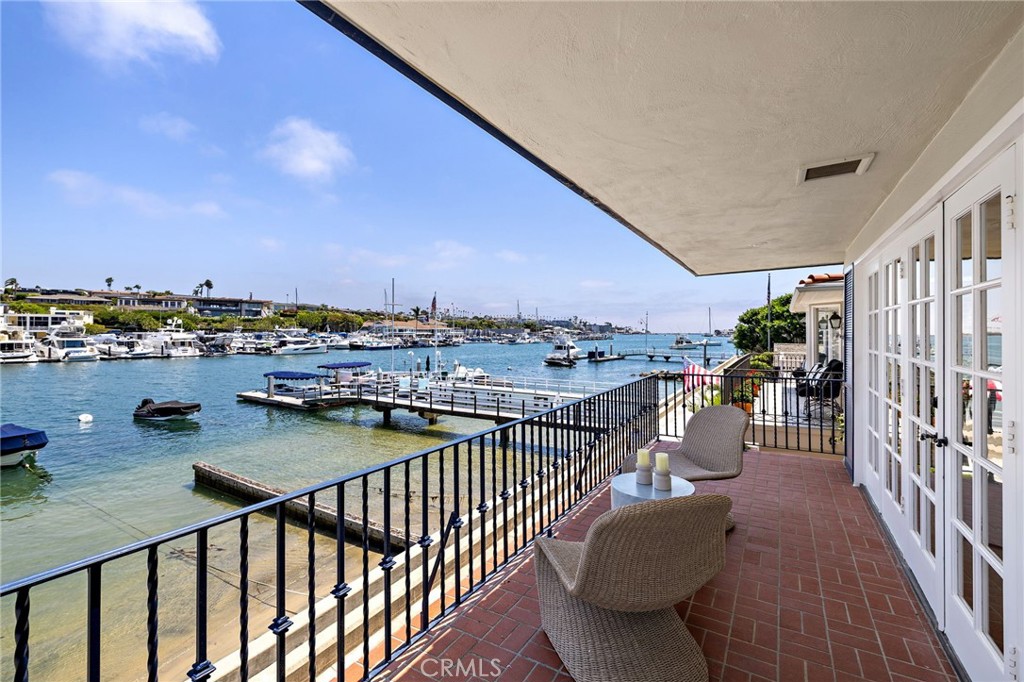 117 E Bay Front