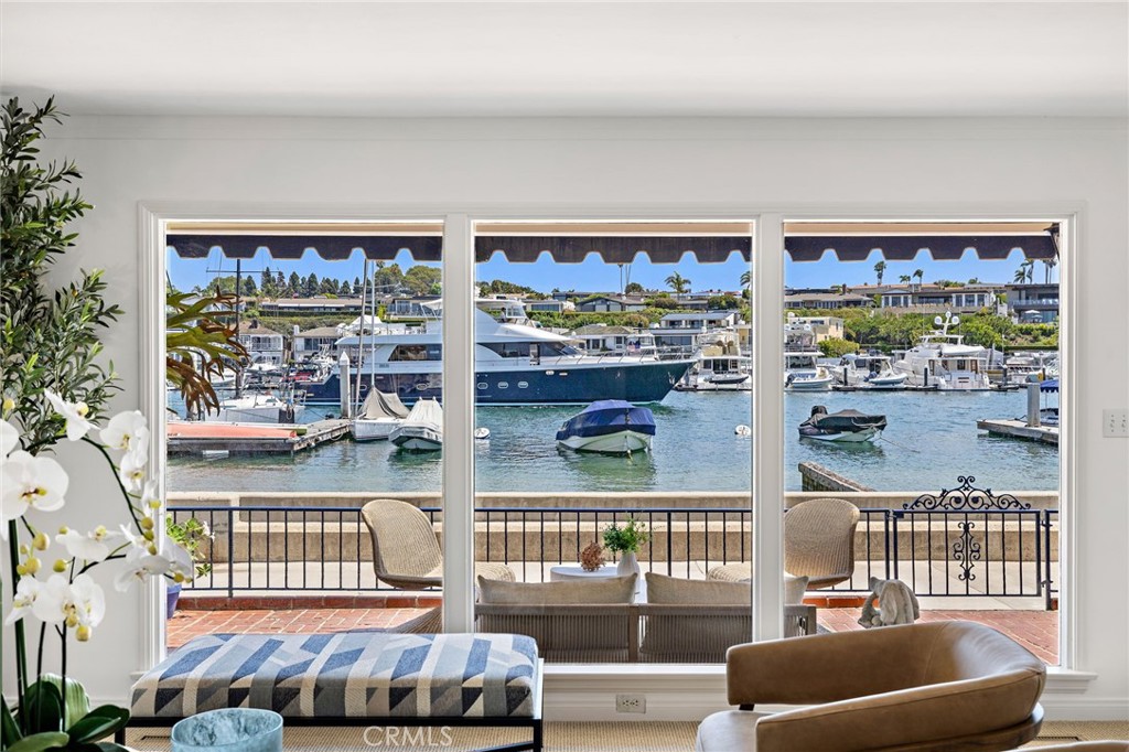 117 E Bay Front