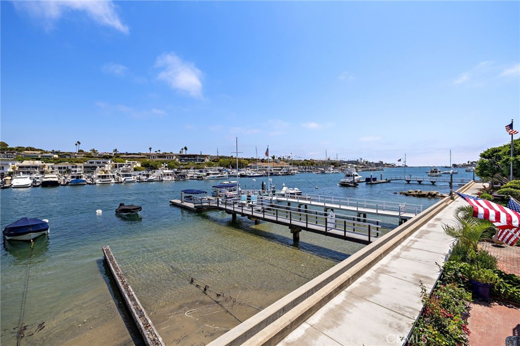 117 E Bay Front