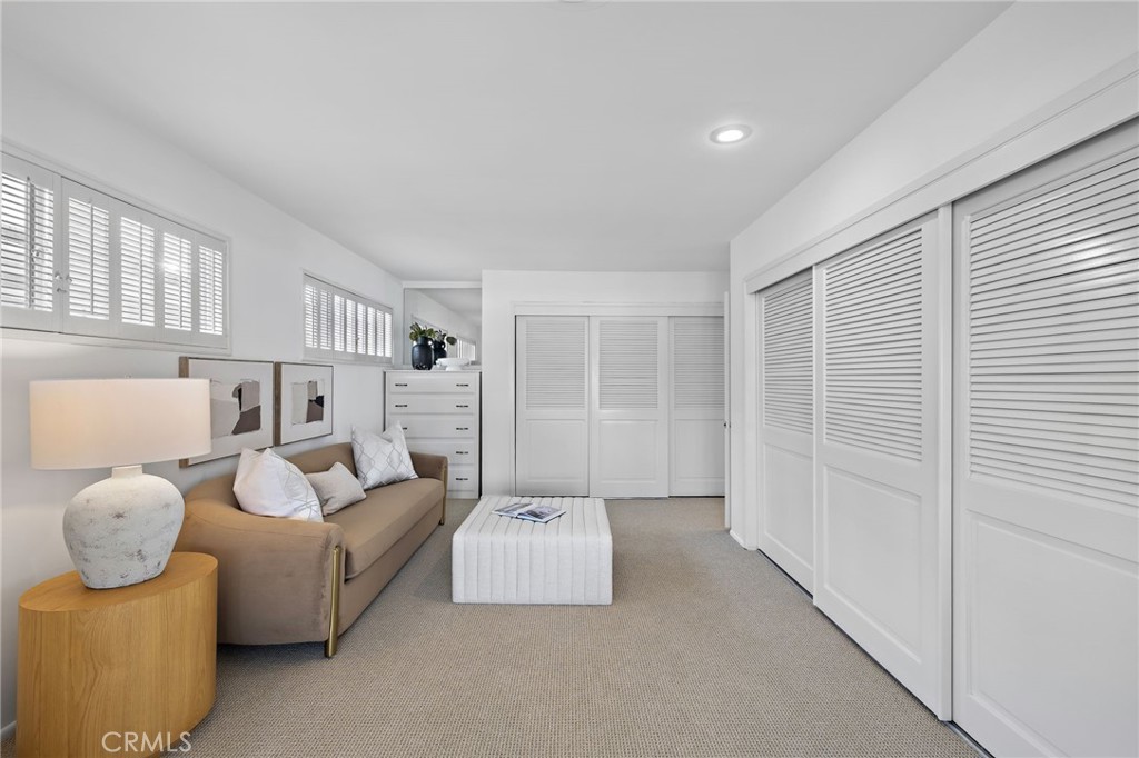 117 E Bay Front