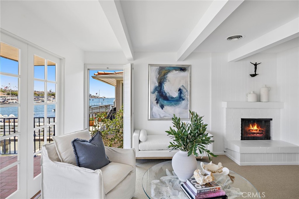 117 E Bay Front