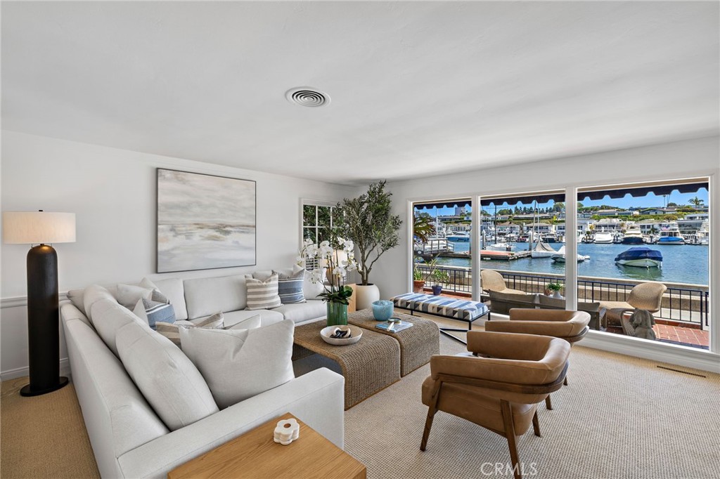 117 E Bay Front