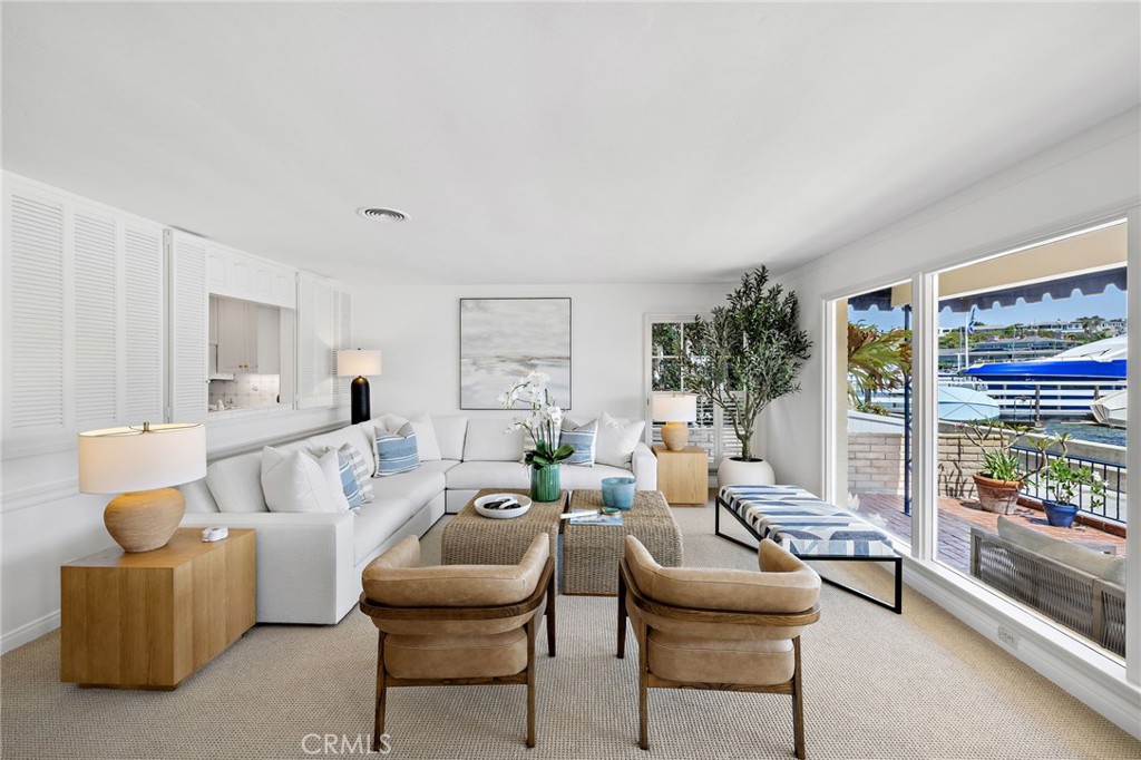 117 E Bay Front
