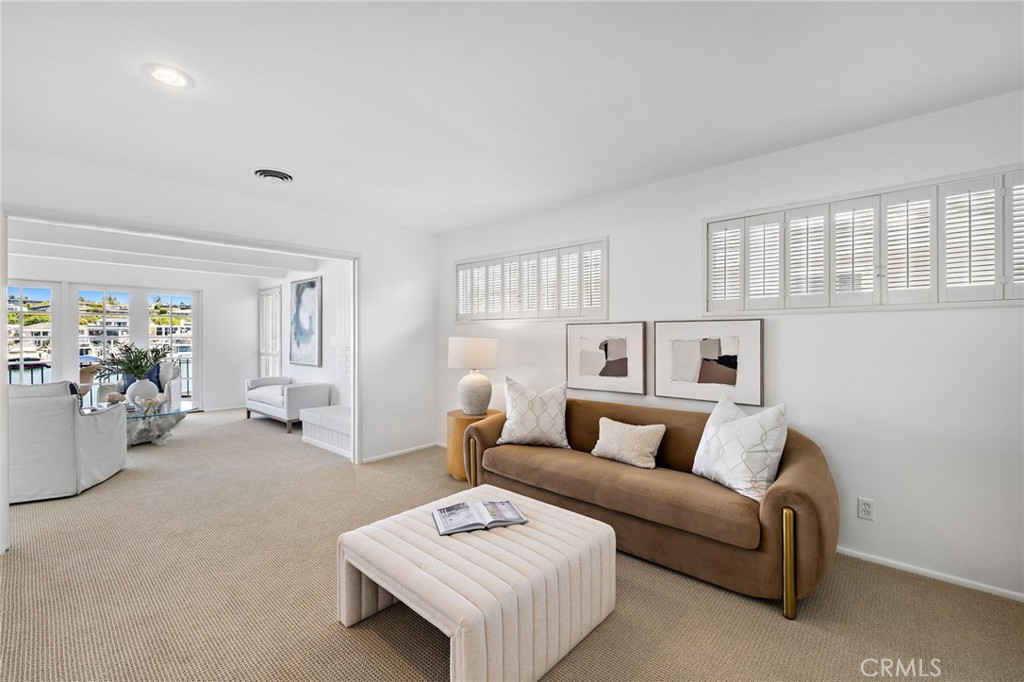 117 E Bay Front