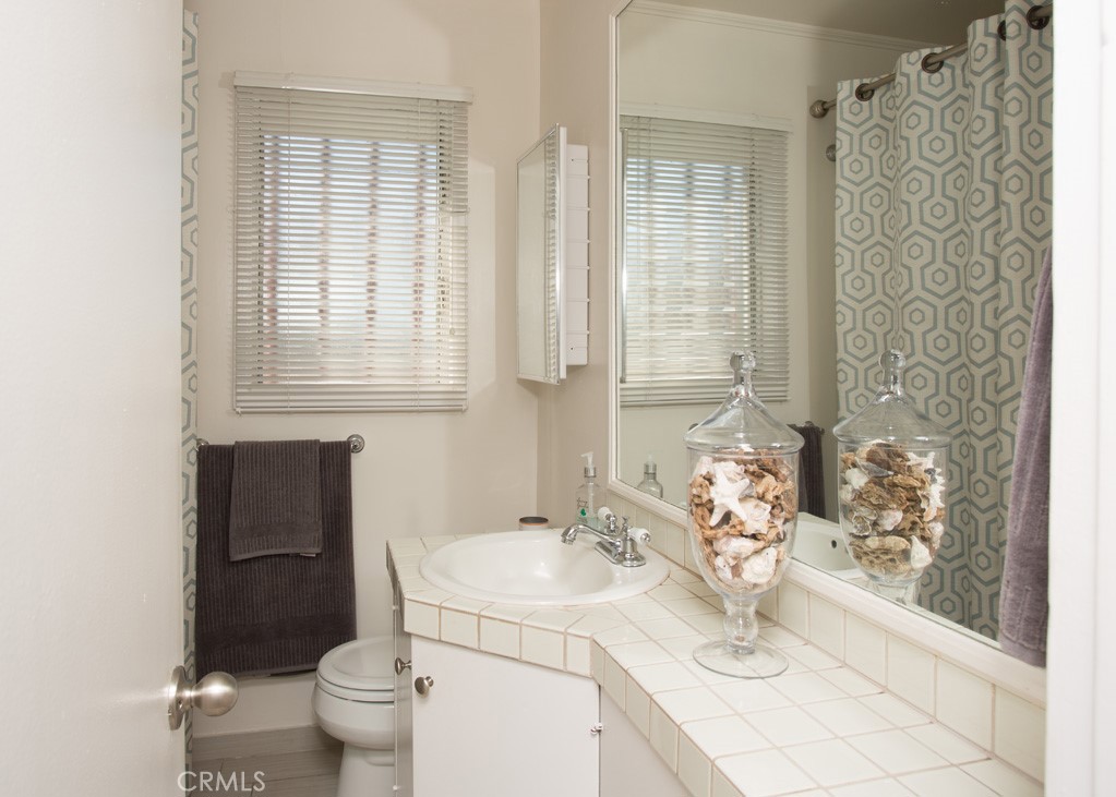 521 Carnation Avenue