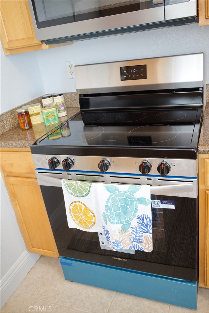 3535 Madison Avenue 205