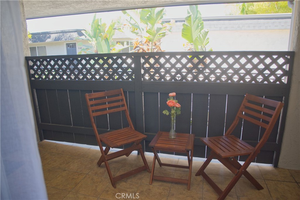 3535 Madison Avenue 205